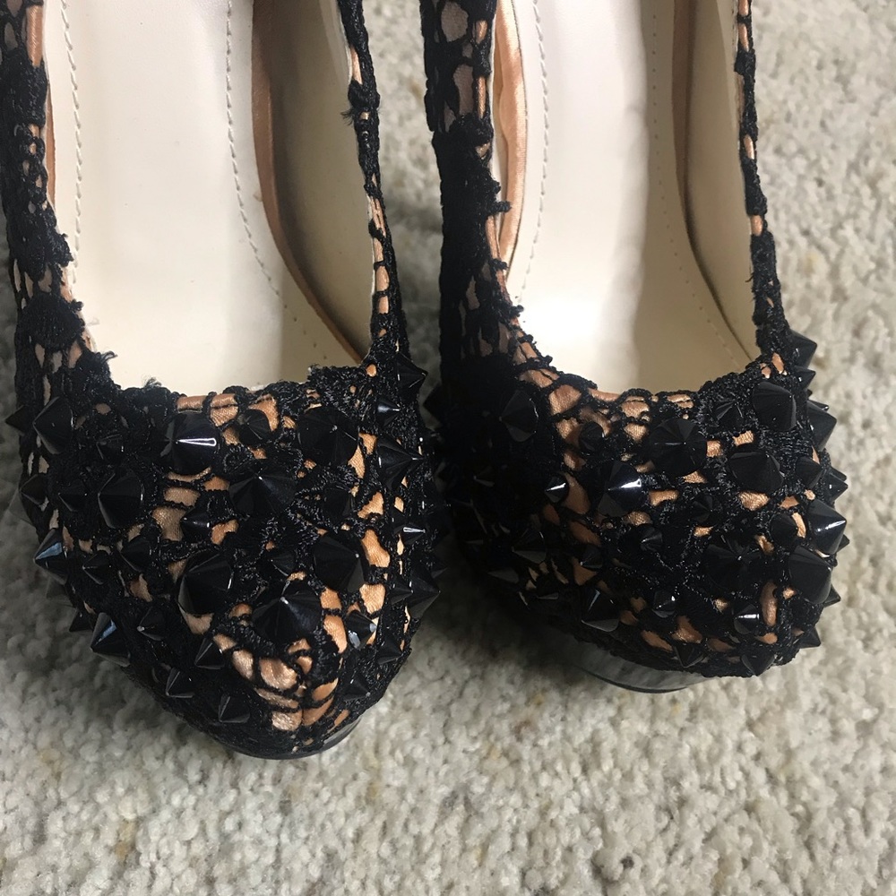 Heels - Picture 4 of 7